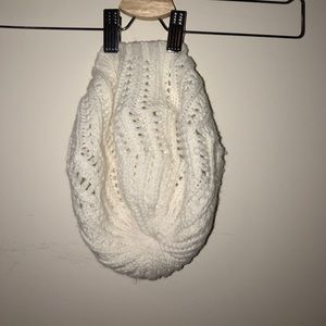 KNITTED WHITE BERET